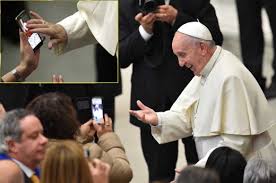 교황, 청소년들 스마트폰에 중독되선 안돼.jpeg